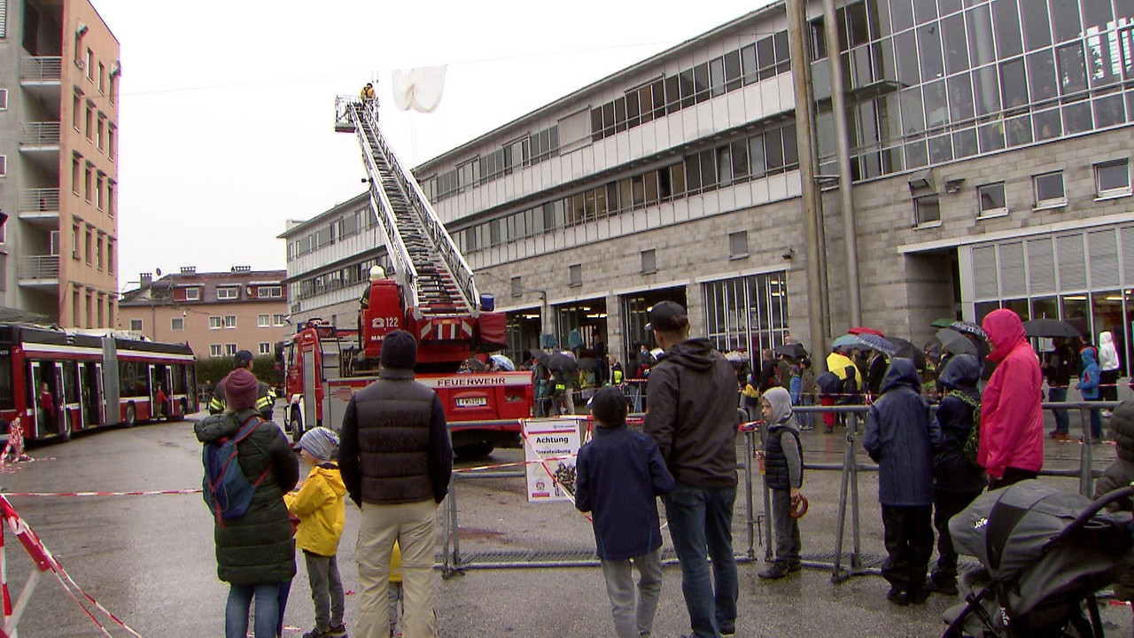 On Saturday, many people came to the open day of the Salzburg professional fire brigade.