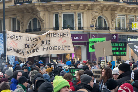 Anti-ACTA-Demonstranten in Wien