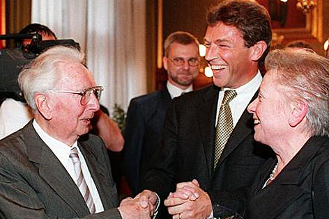 Viktor Frankl bei der Verleihung der Ehrenbürgerschaft der Stadt Wien 1995