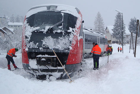 Schneechaos Personenzug entgleist Nötsch Unfall A2 Krumpendorf