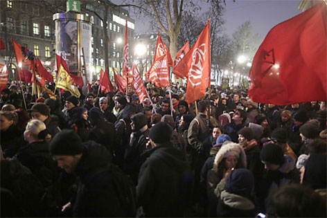 Eine Demonstration gegen den von der von der FPÖ Wien ausgerichteten Akademikerball am Freitag, 24. jänner 2014