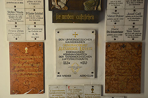 Ehrentafel für Kriegsverbrecher Löhr in der Stiftskirche