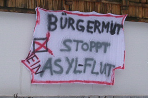 Plakat gegen Asylwerberheim in Prägraten
