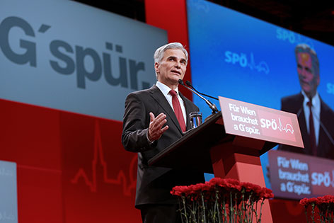 Bundeskanzler Werner Faymann bei SPÖ Landesparteitag in der Messe Wien