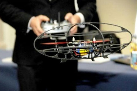 Erstes gemeinsames Projekt: der weltweit erste mit Infineon Microcontrollern gesteuerte Multicopter