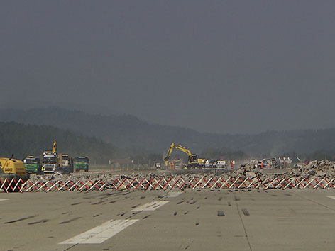 Flughafen Sanierung Rollbahn