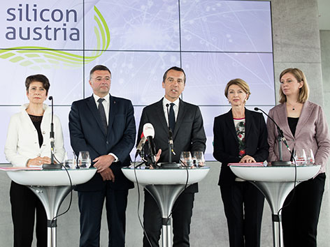 Vizepräsidentin FEEI Herlitschka, Leichtfried (SPÖ), Kern (SPÖ), Schaunig (Technologiereferintin Kärnten) und Eibinger-Miedl (Landesrätin Forschung)