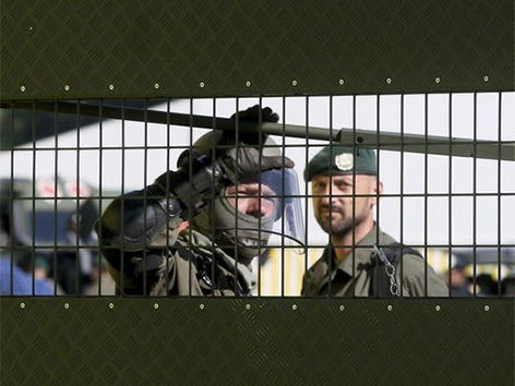 Vaja vojaška policijska vojska policija Špilje Šentilj Kichkl begunci migranti meja